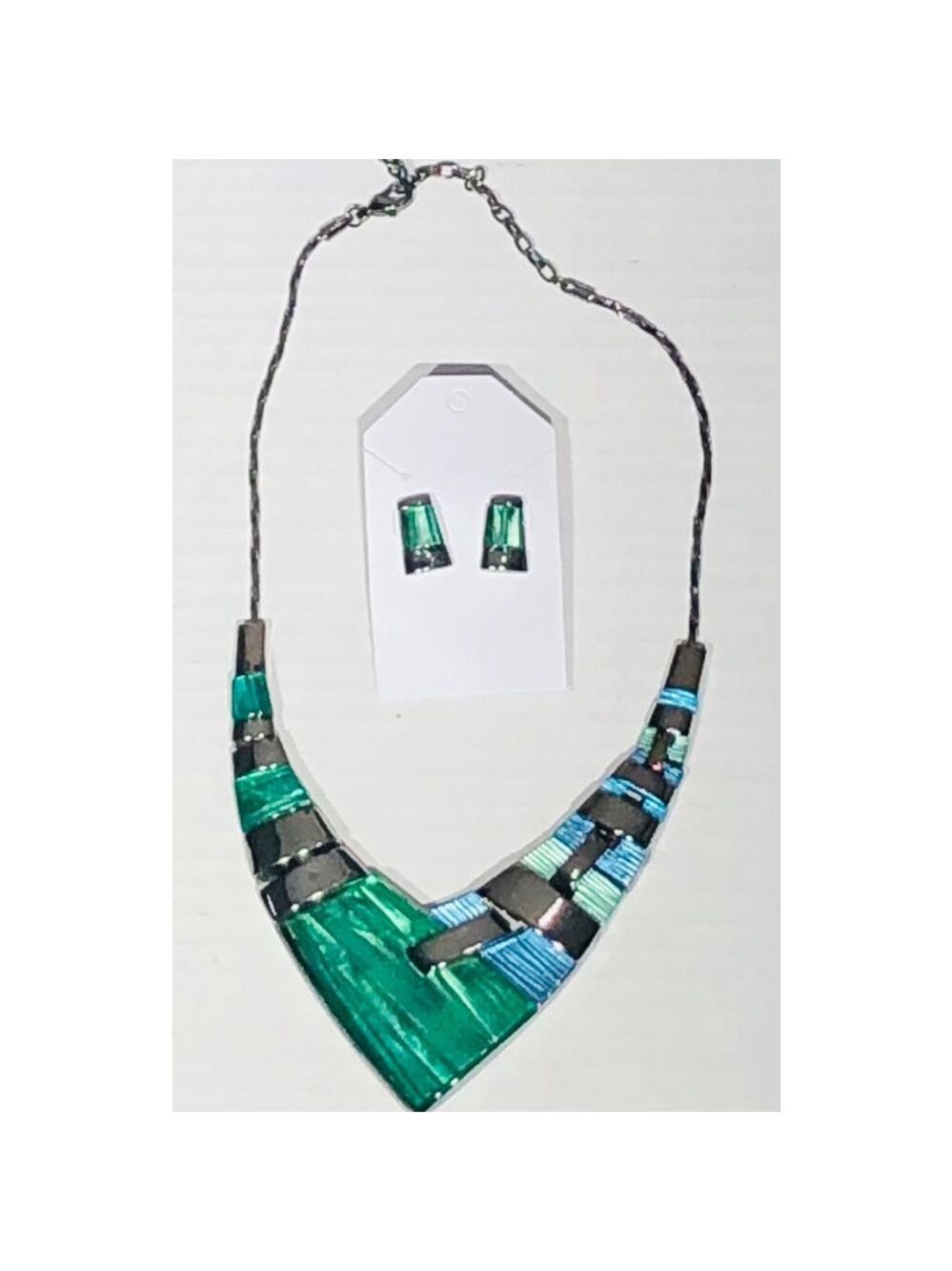 Vintage Green Glass Gunmetal Necklace and Earrings Set